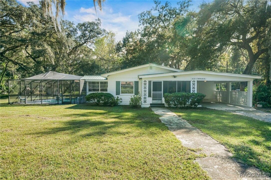 Property Photo: 9828 W Orchard Street FL 34428
