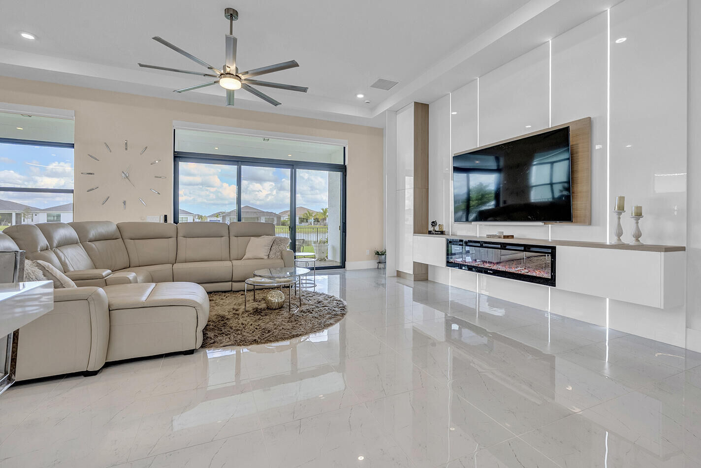 Property Photo:  5320 Saint Armands Way  FL 33470 