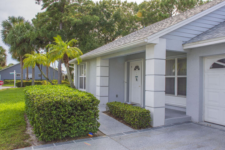 Property Photo: 410 NW Tuscany Court FL 34986