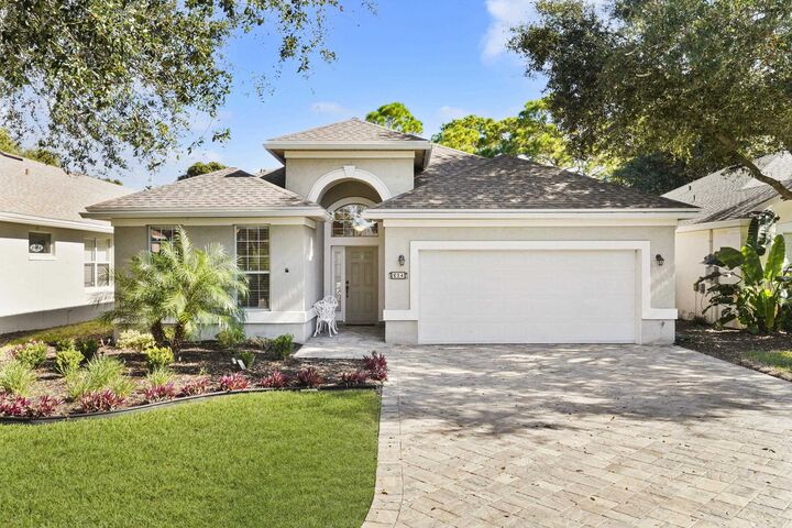 Property Photo: 624 Casa Fuerta Ln FL 32080