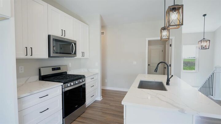 Property Photo: 416 Ridge Court WI 53576