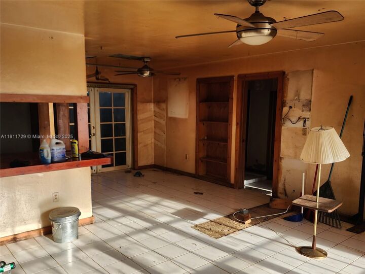 Property Photo: 16310 SW 99th Ave FL 33157