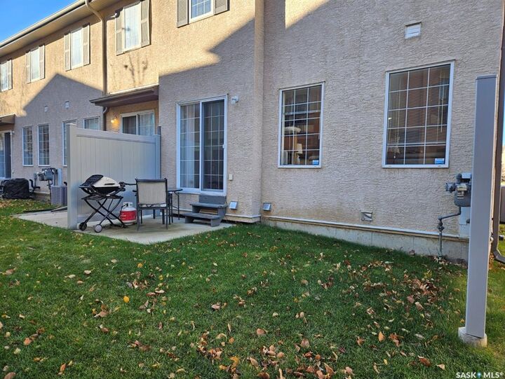 Property Photo:  118 Pawlychenko Lane 30  SK S7V 1J9 