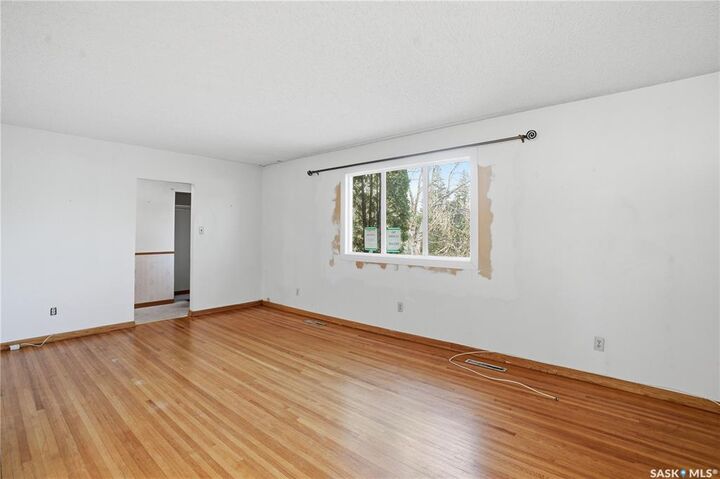Property Photo: 2401 Royal Avenue SK S7J 0X5