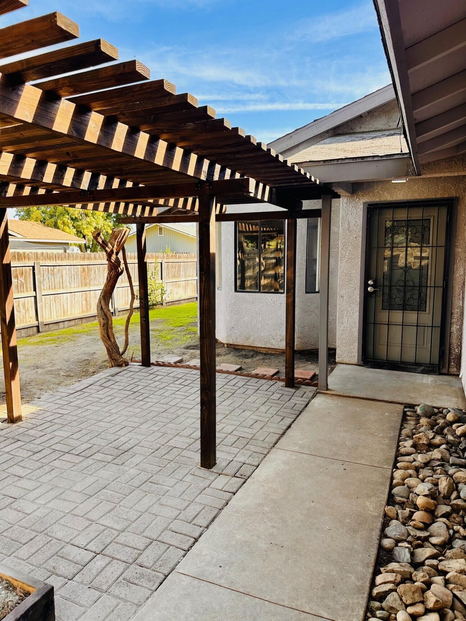 Property Photo:  1326 S Liberty Street  CA 93292 