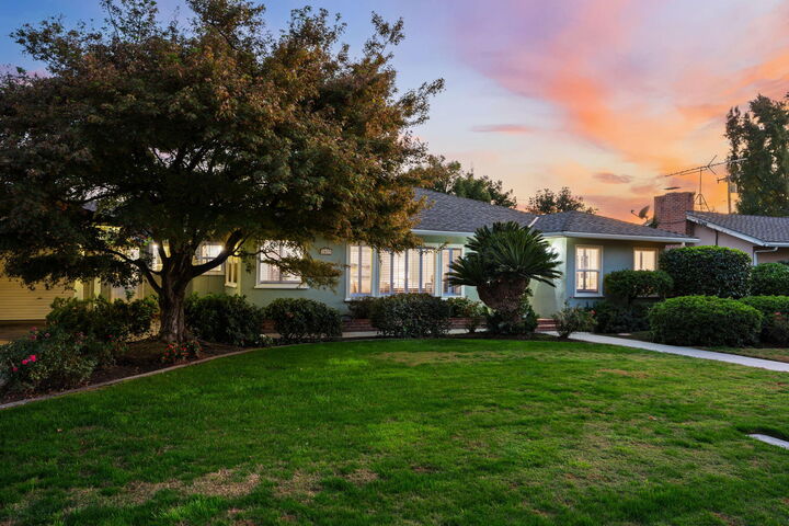 Property Photo: 1613 W Meadow Avenue CA 93277
