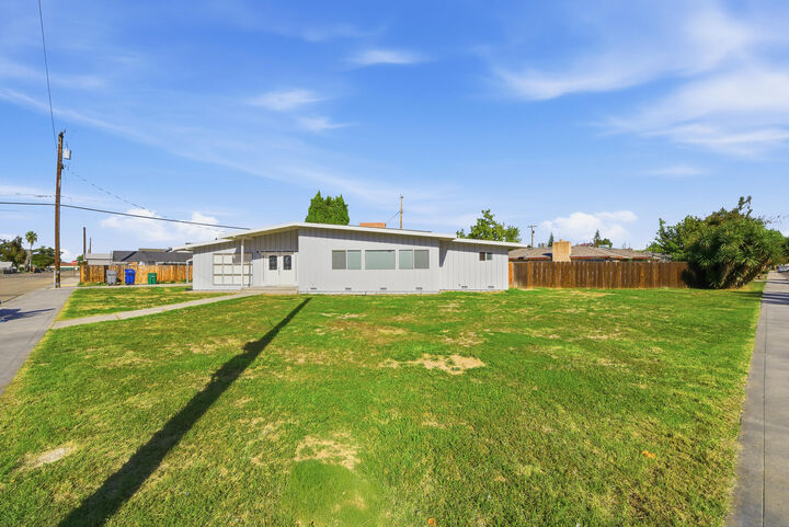 Property Photo:  2240 Olive Street  CA 93662 
