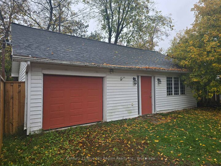 Property Photo: 171 Fifth Avenue W ON P1B 3N4