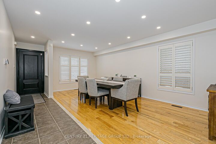 Property Photo:  122 Beare Trail  ON L3X 3B6 