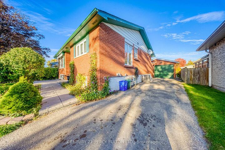 Property Photo:  43 Taylor Road  ON L1S 2X5 