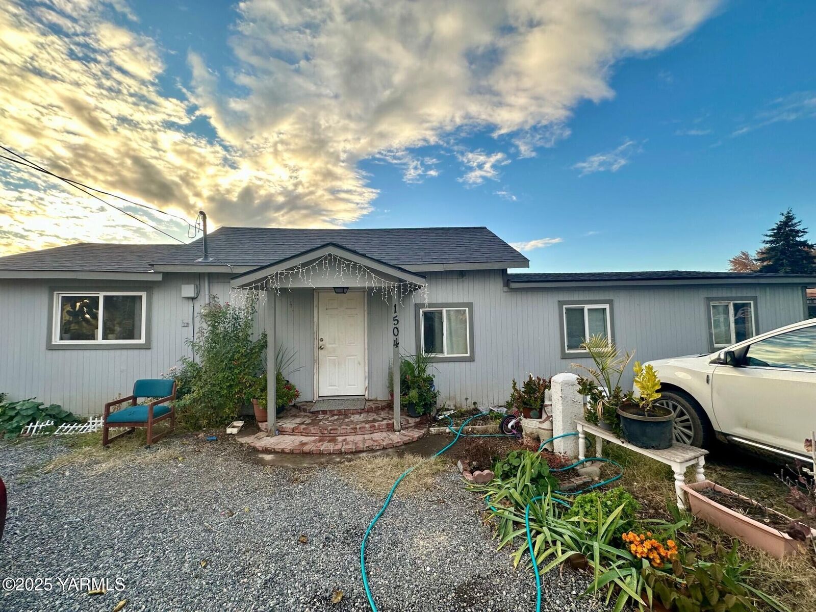 Property Photo:  1504 S 14th St  WA 98901 