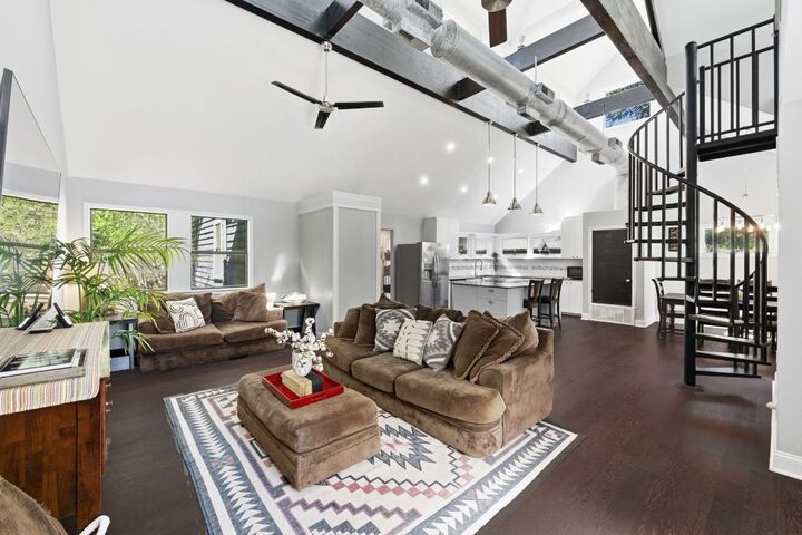 2818 Saratoga Drive  Austin TX 78733 photo