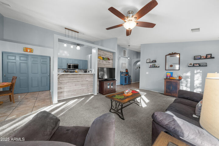 Property Photo: 1323 Skyline Avenue AZ 85635