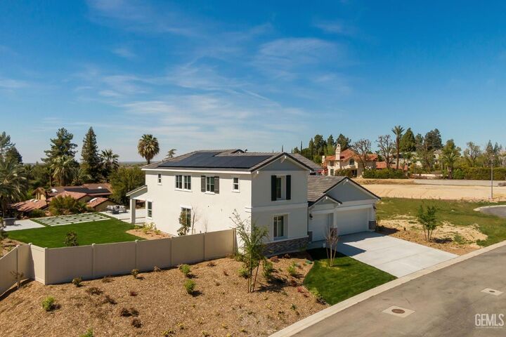 Property Photo: 5808 Levanto Street CA 93306