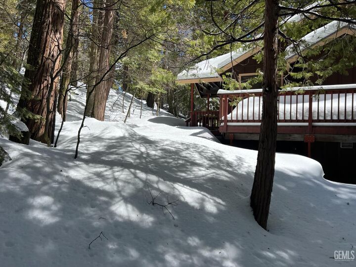 Property Photo: 1724 Alta Sierra Road CA 93285