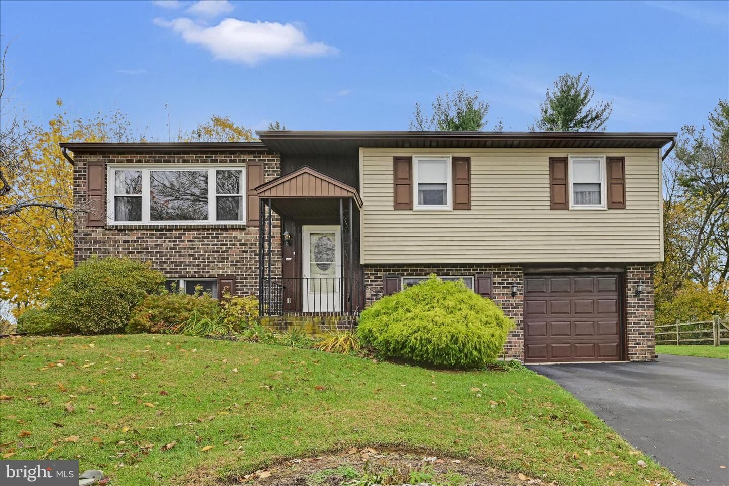 Property Photo:  914 Suellen Drive  PA 19605 