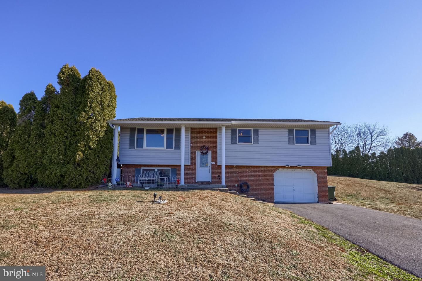 Property Photo:  202 Redwood Lane  PA 17046 