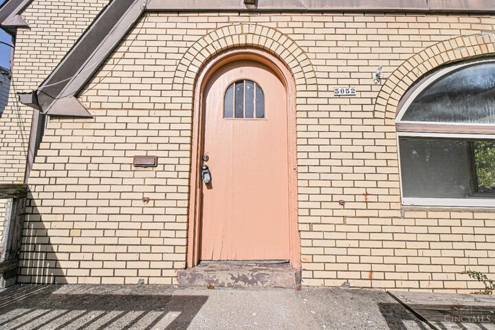 Property Photo: 5052 Casa Loma Boulevard OH 45238