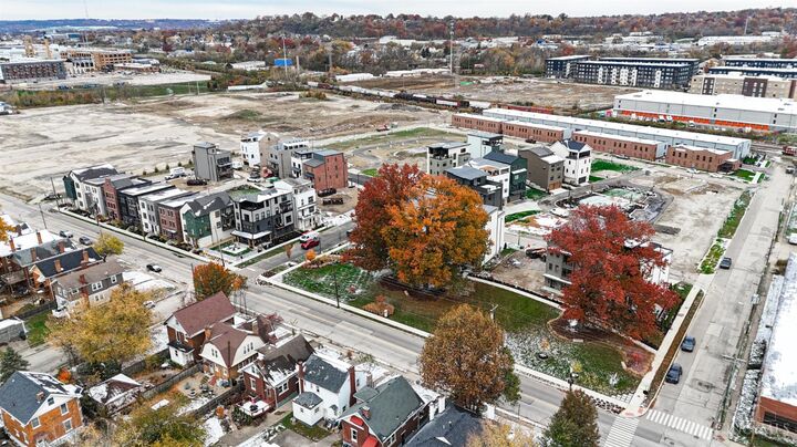 Property Photo: 2905 Three Oaks Lane OH 45209