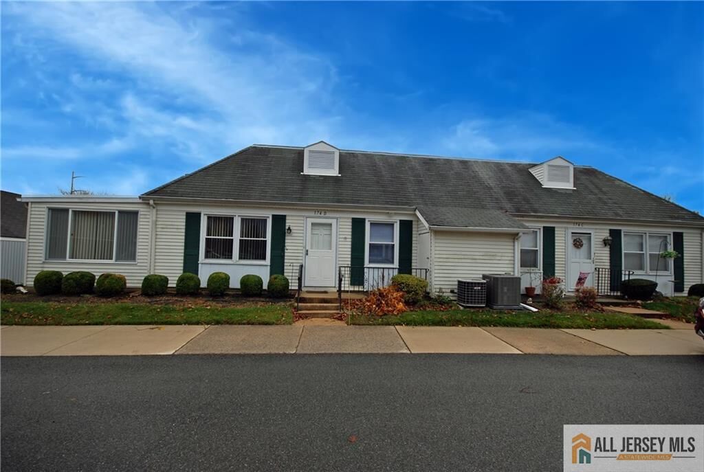 Property Photo:  174 Portland Lane 174D  NJ 08831 