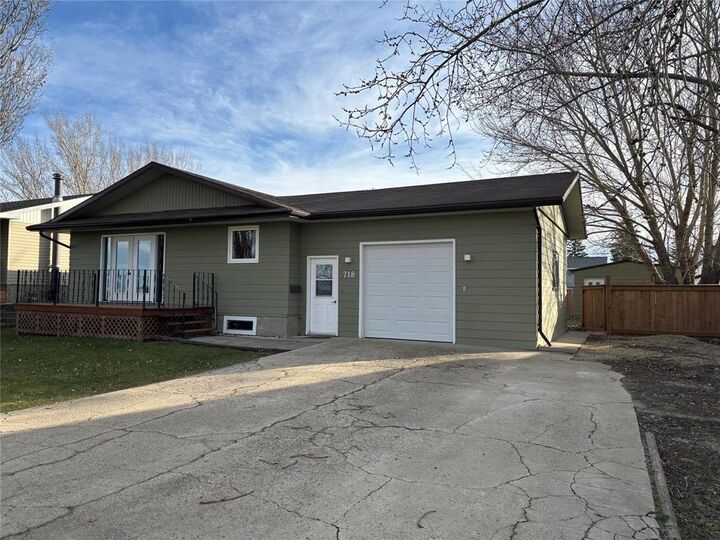 718 Broadway Avenue  Killarney MB R0K 1G0 photo