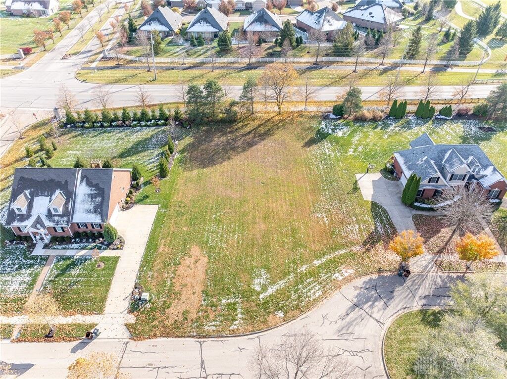 Property Photo:  1382 S Prestonwood Court  OH 45385 