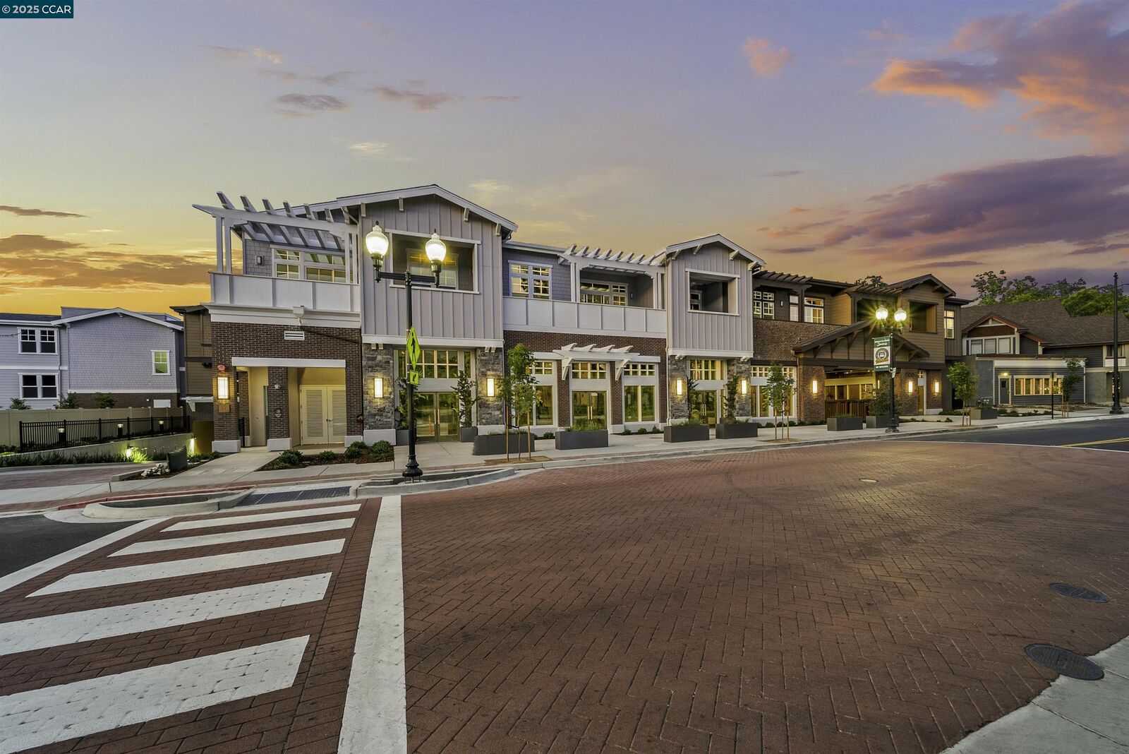 Property Photo: 600 Hartz Ave 201 CA 94526