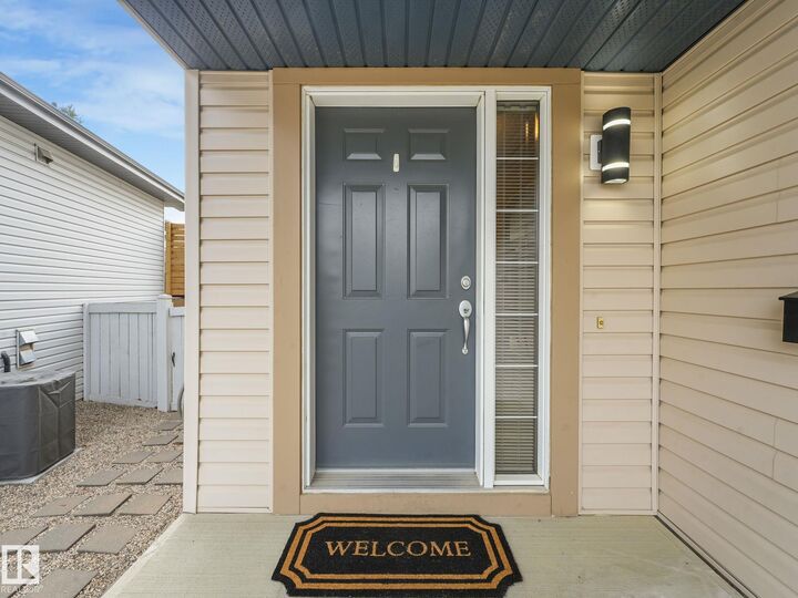 Property Photo:  1740 Glastonbury Boulevard NW  AB T5T 6M7 