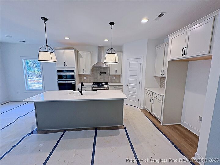 Property Photo:  2512 Spring Valley Road  NC 28303 