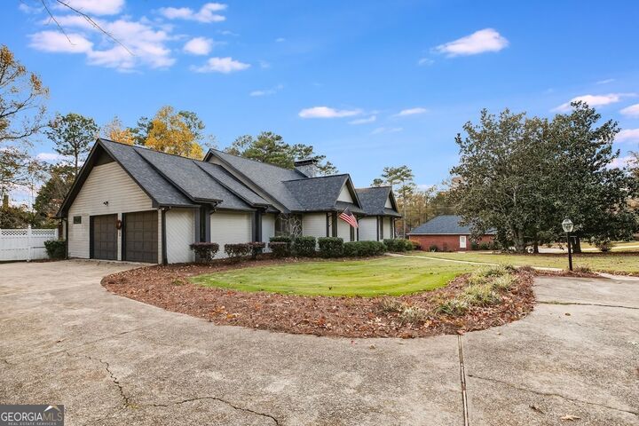 Property Photo: 30 Lynda Circle GA 30117
