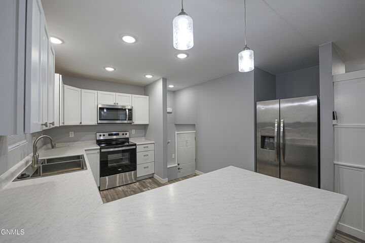 Property Photo: 1000 N 9th Street ND 58501