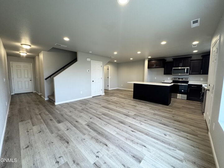 Property Photo: 3814 Lillian Court SE ND 58554