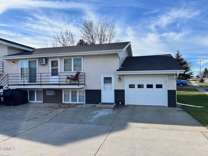 701 Interstate Avenue E 1  Bismarck ND 58503 photo