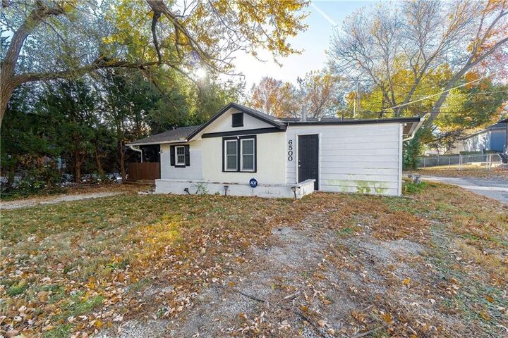Property Photo:  6500 Metcalf Avenue  KS 66202 
