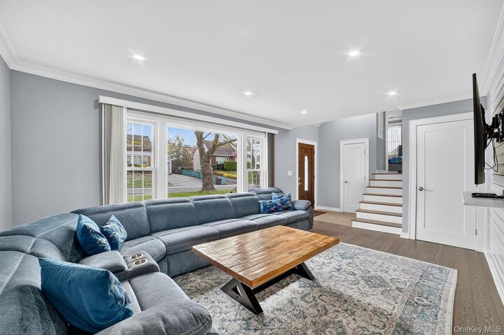 Property Photo:  25 Rugby Road  NY 10710 