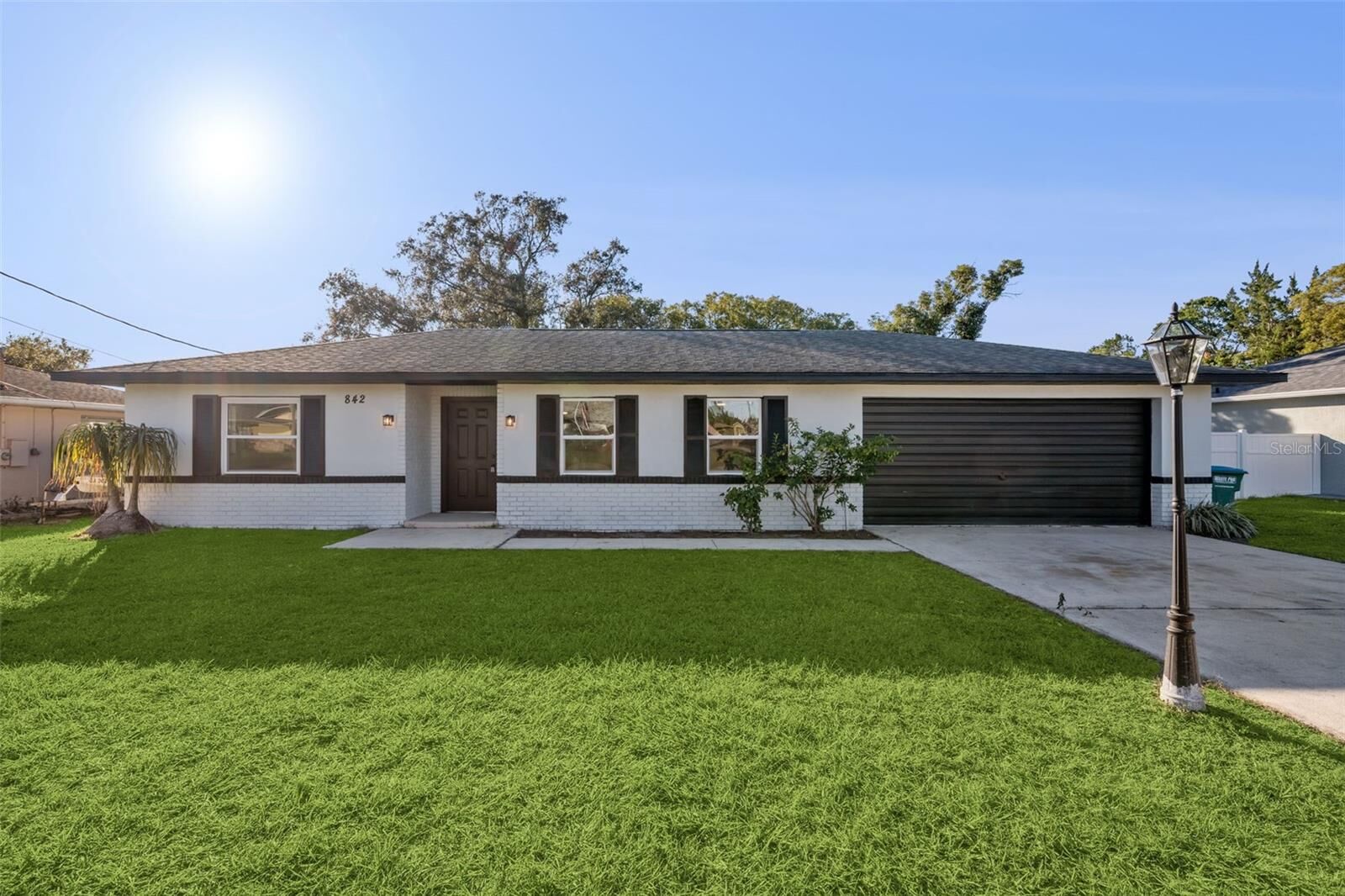 Property Photo:  842 Sweetbrier Drive  FL 32725 