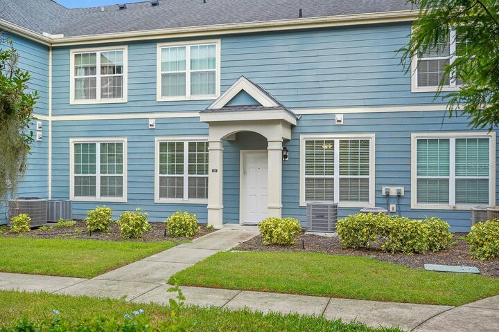 Property Photo: 5540 Rosehill Road 104 FL 34233