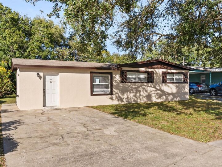 Property Photo: 540 E Highland Avenue FL 34711