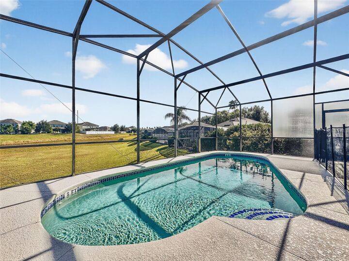 Property Photo:  467 Calabay Parc Boulevard  FL 33897 