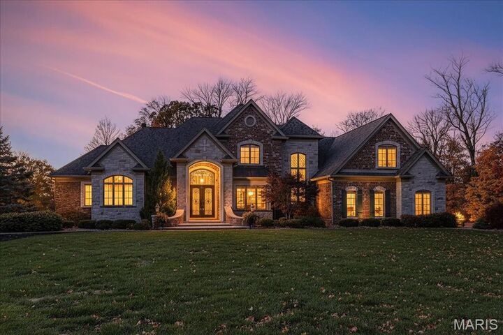 Property Photo: 24 Muirfield Lane MO 63141