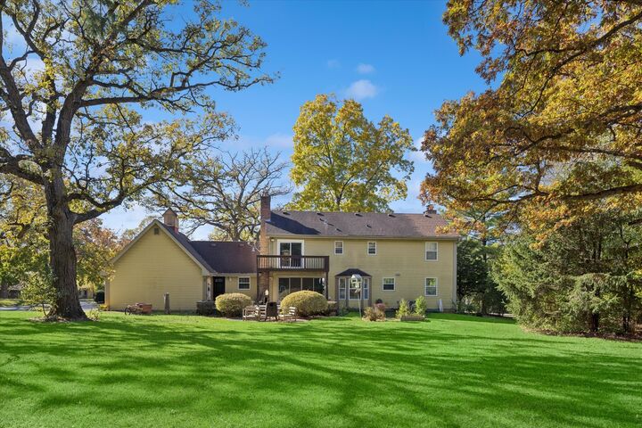 Property Photo:  1150 Nottingham Lane  IL 60120 