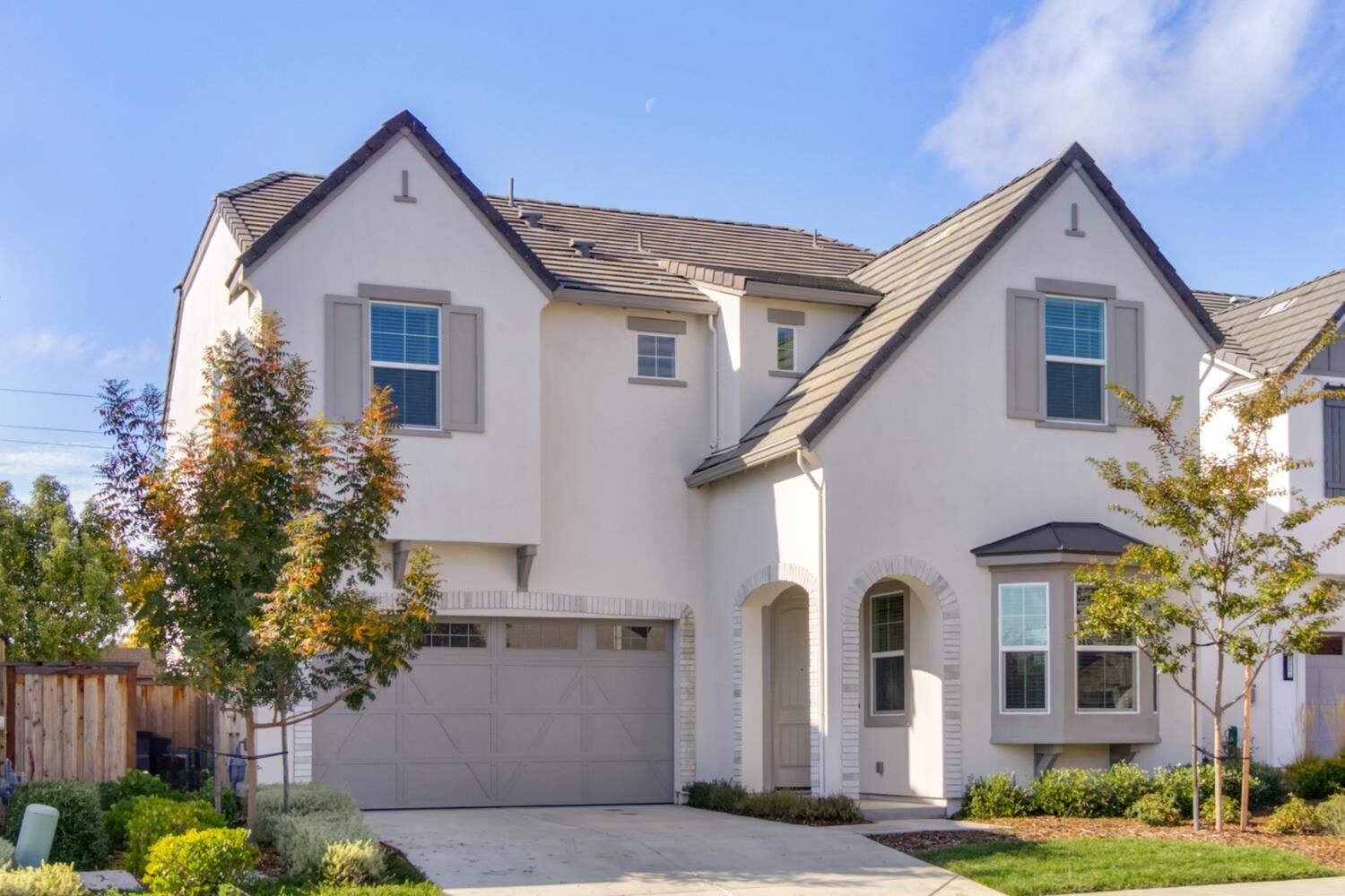 Property Photo: 3018 Huntington Way CA 95818