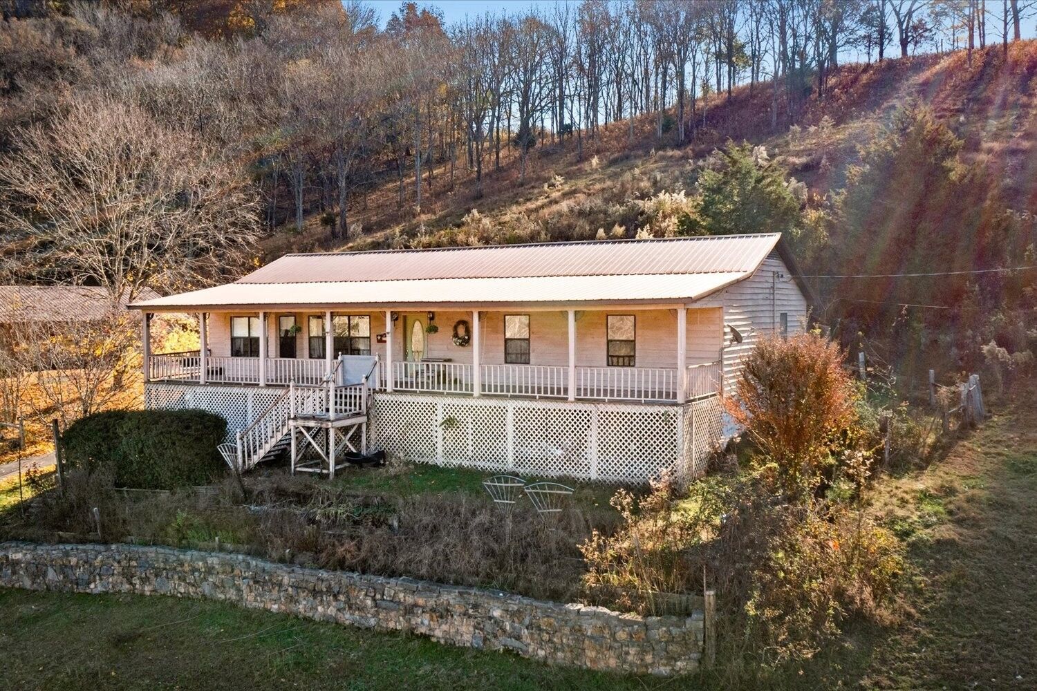 Property Photo:  3885 Delina Rd  TN 37047 
