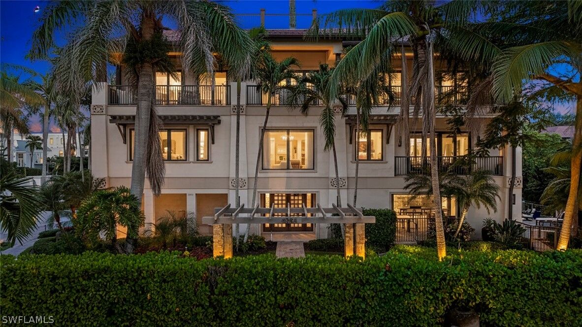 Property Photo:  1441 Gulf Shore Boulevard S  FL 34102 