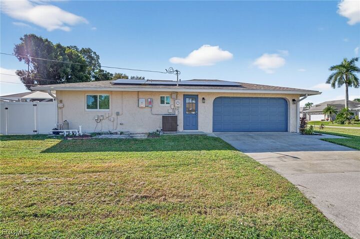 Property Photo: 1403 SE 21st Avenue FL 33990