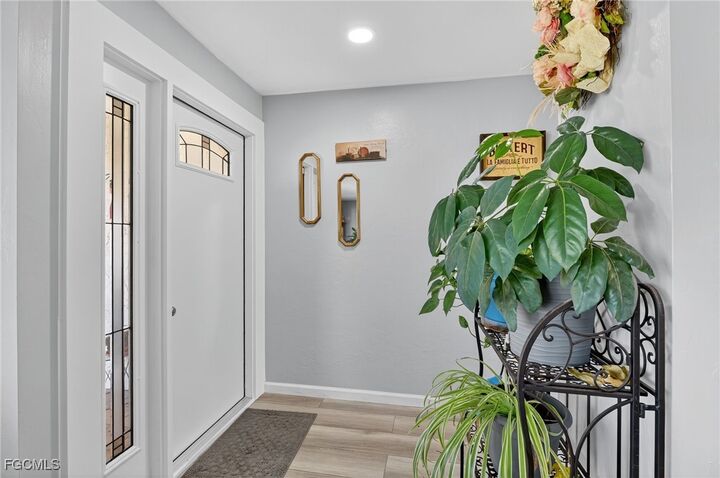 Property Photo:  1403 SE 21st Avenue  FL 33990 