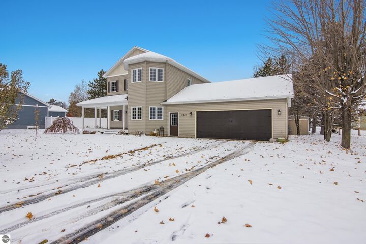 Property Photo:  5432 Ravenhurst Drive  MI 49685 
