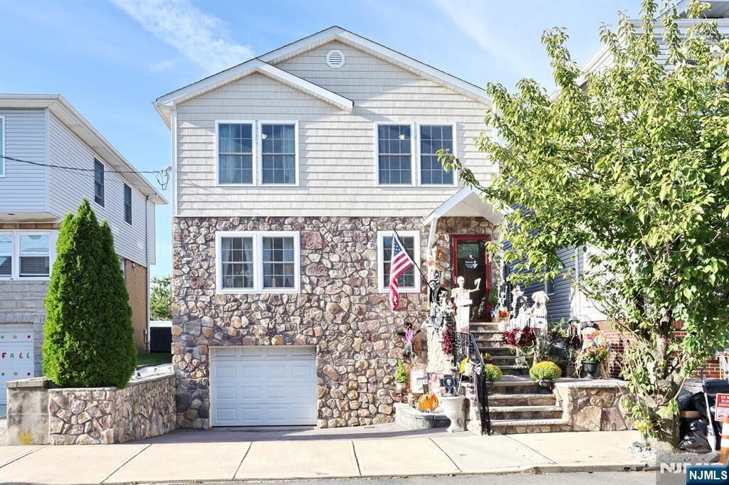 Property Photo:  119 Crystal Street  NJ 07031 