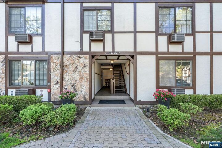 Property Photo: 916 Thoreau NJ 07430