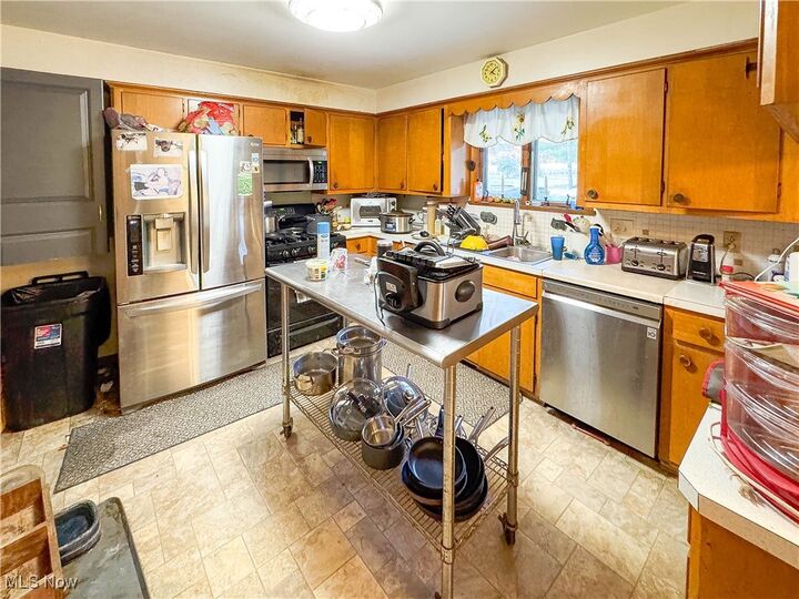 Property Photo: 256 Warner Road OH 44425